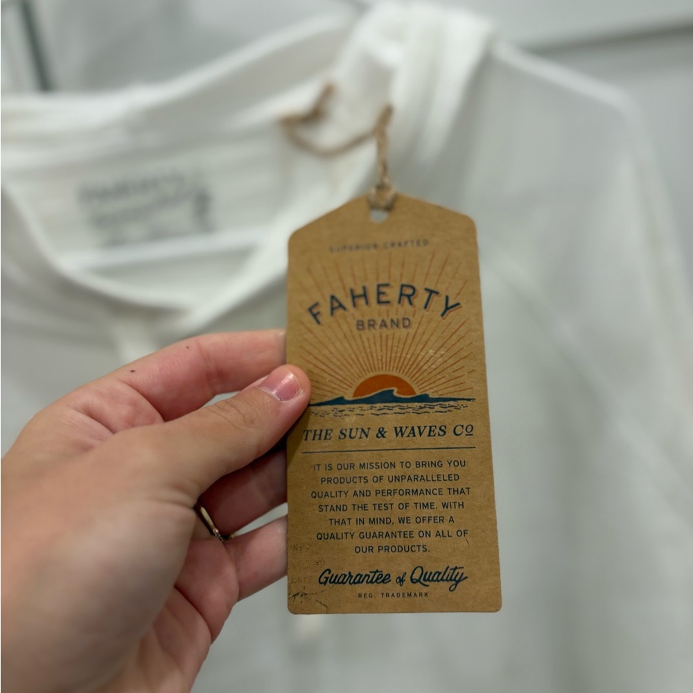 NWT Faherty Sun washed Midweight Organic Hoodie in White - Picture 5 of 9